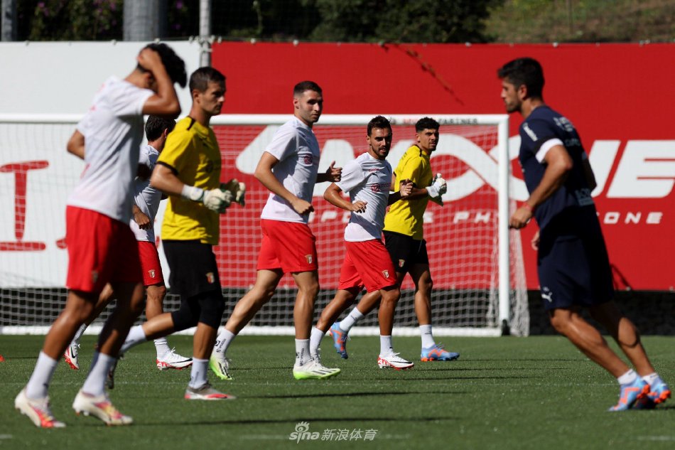 而王楚钦正 而王楚钦正