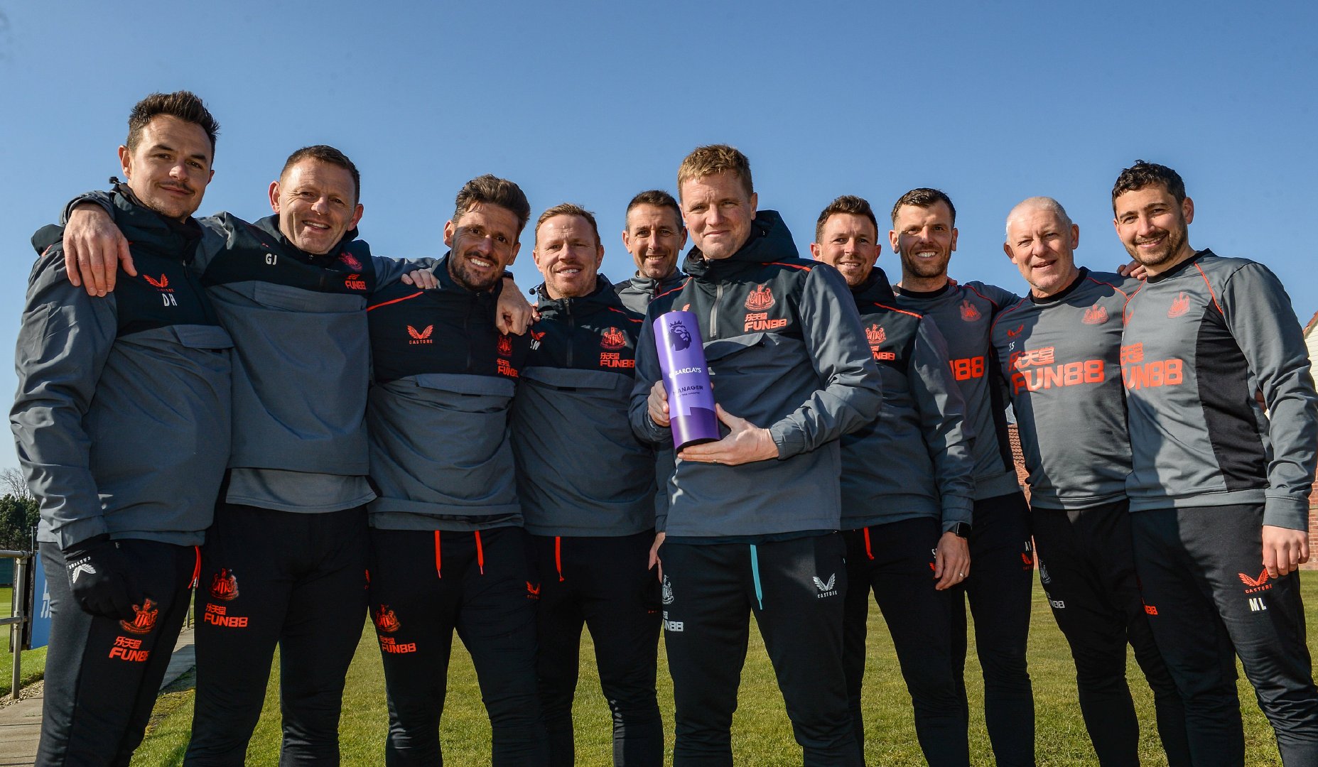 湖人旧将！比斯利三分10中6砍半场最高18分 正负值+3.